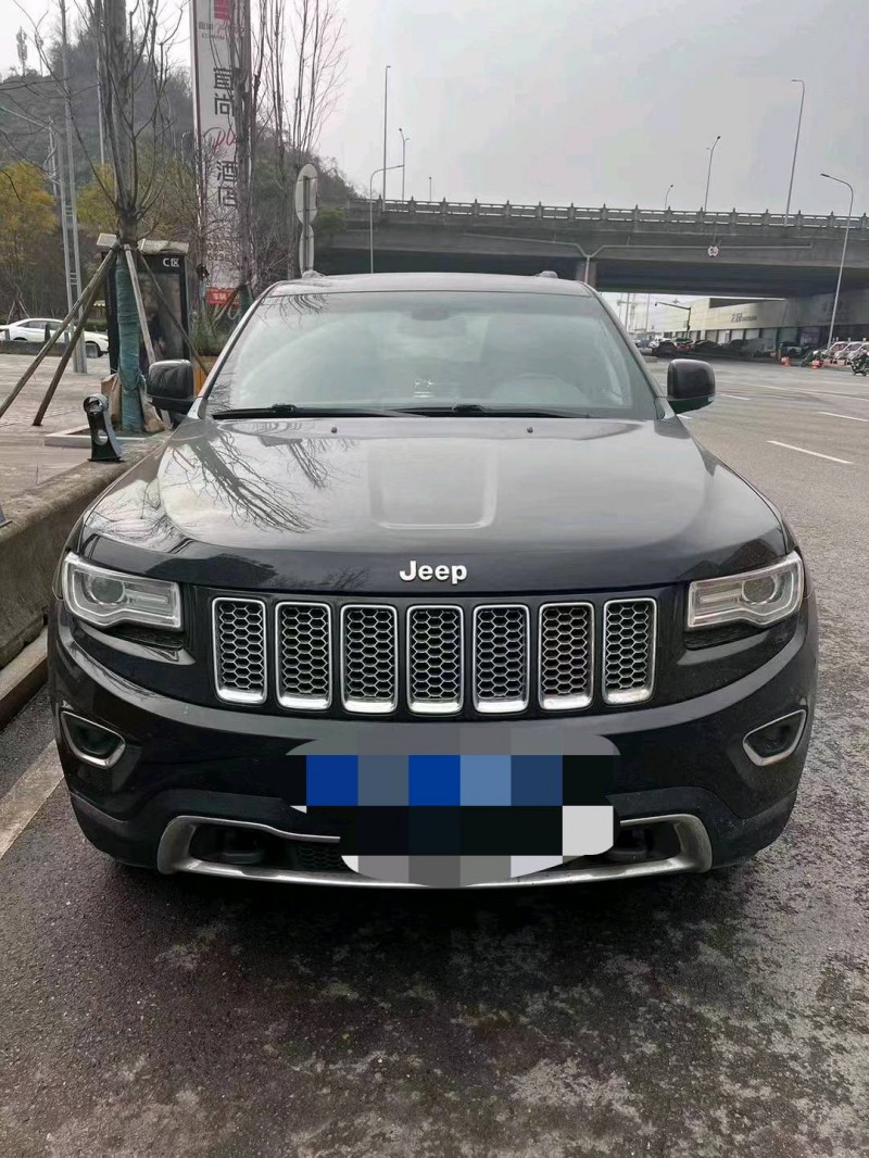 重庆16年Jeep大切诺基1
