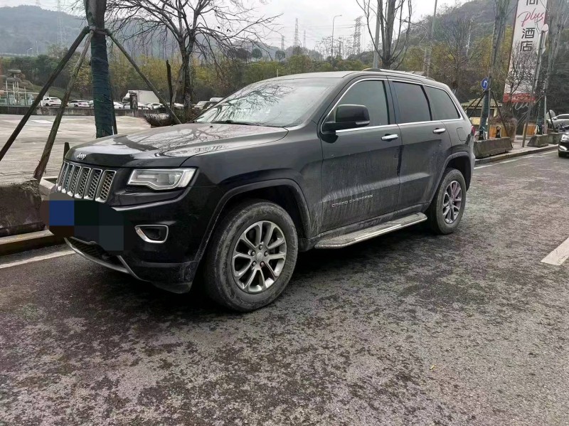 重庆16年Jeep大切诺基4