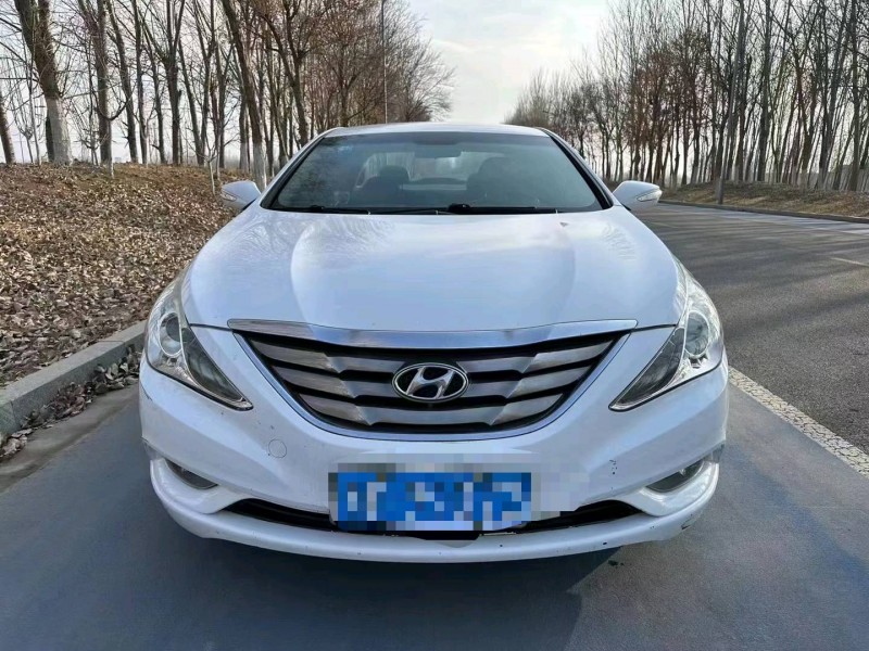 济南12年现代索纳塔八1