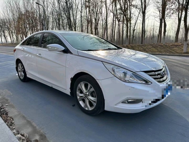 济南12年现代索纳塔八2