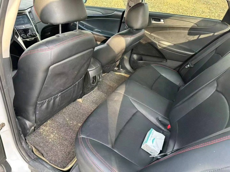 济南12年现代索纳塔八4