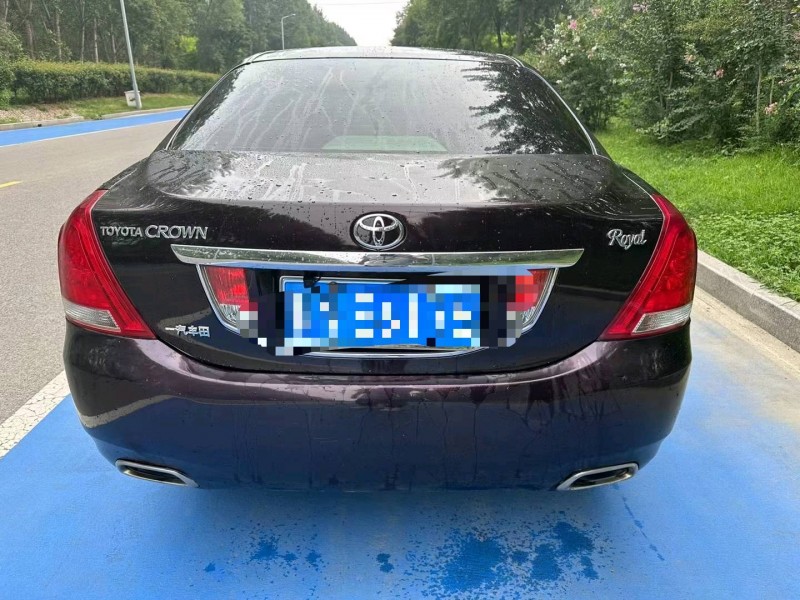 济南10年丰田皇冠9