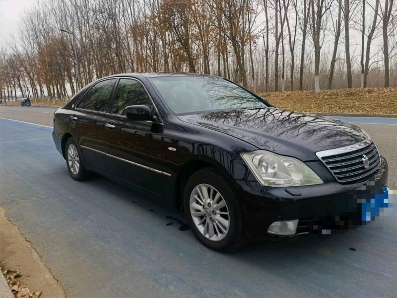 济南10年丰田皇冠3