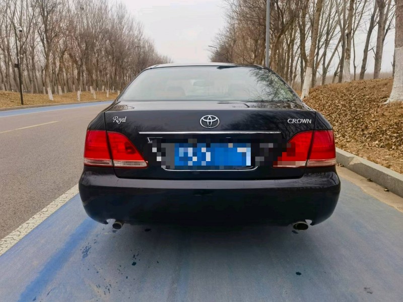 济南10年丰田皇冠9