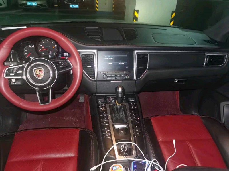 遵義17年保時捷Macan4