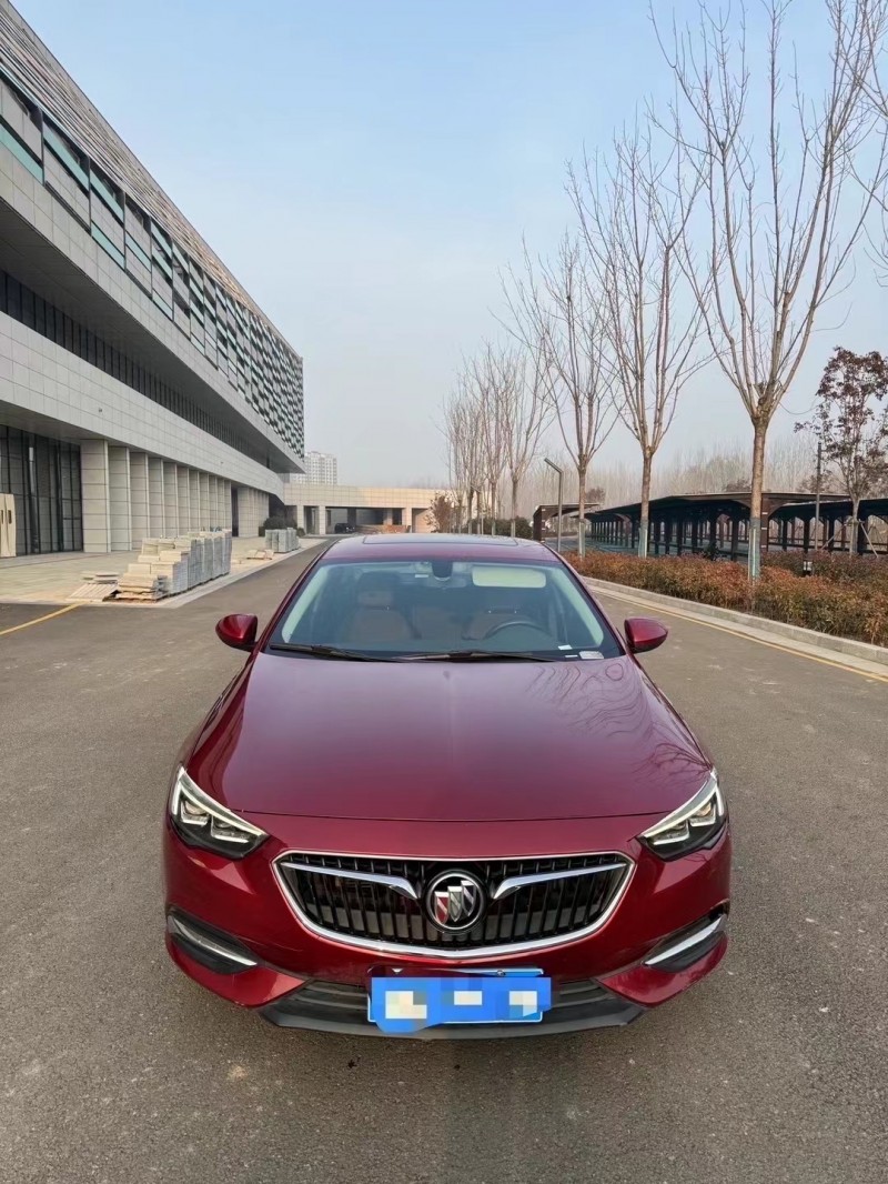 济宁18年别克君威1