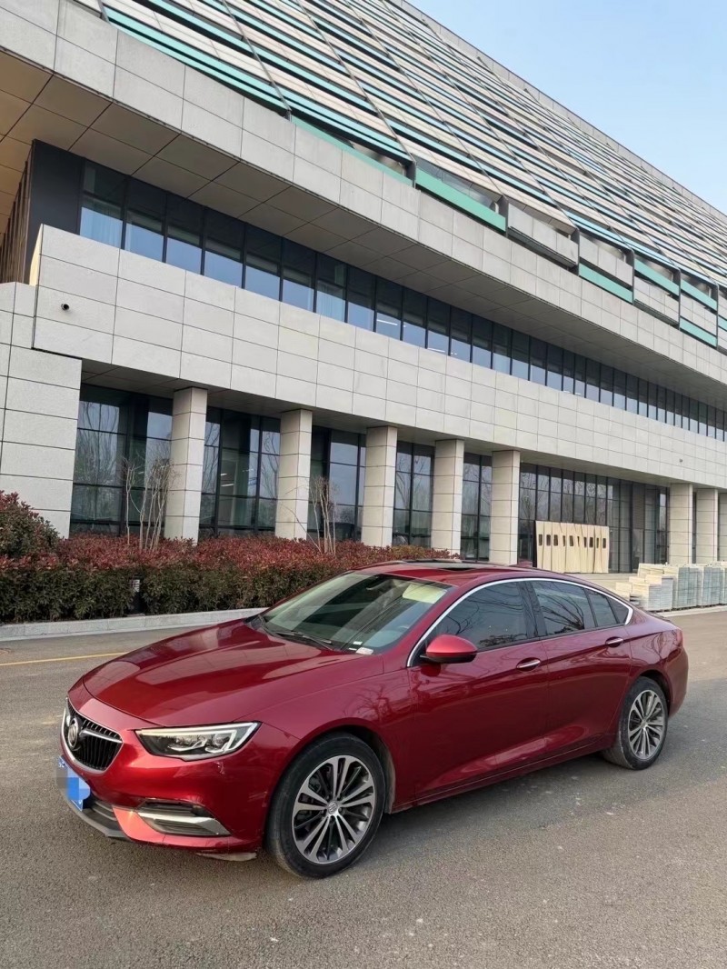 济宁18年别克君威2