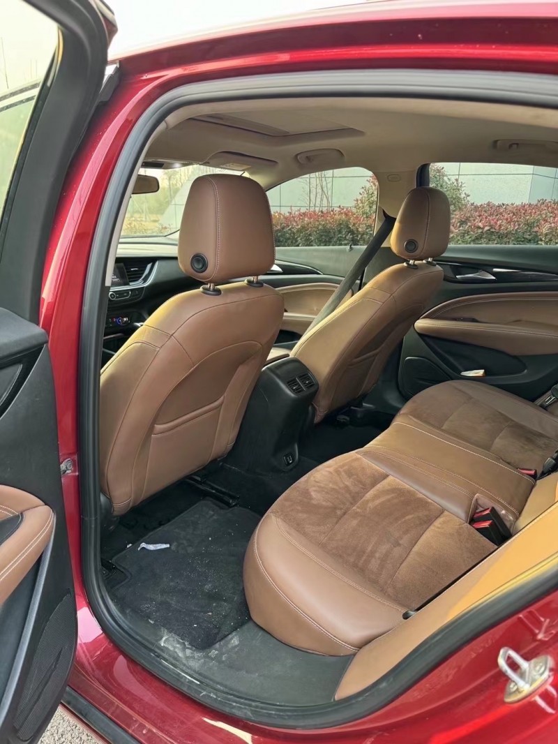 济宁18年别克君威6