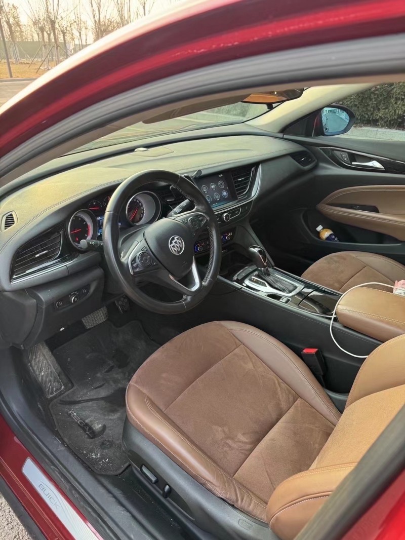 济宁18年别克君威8