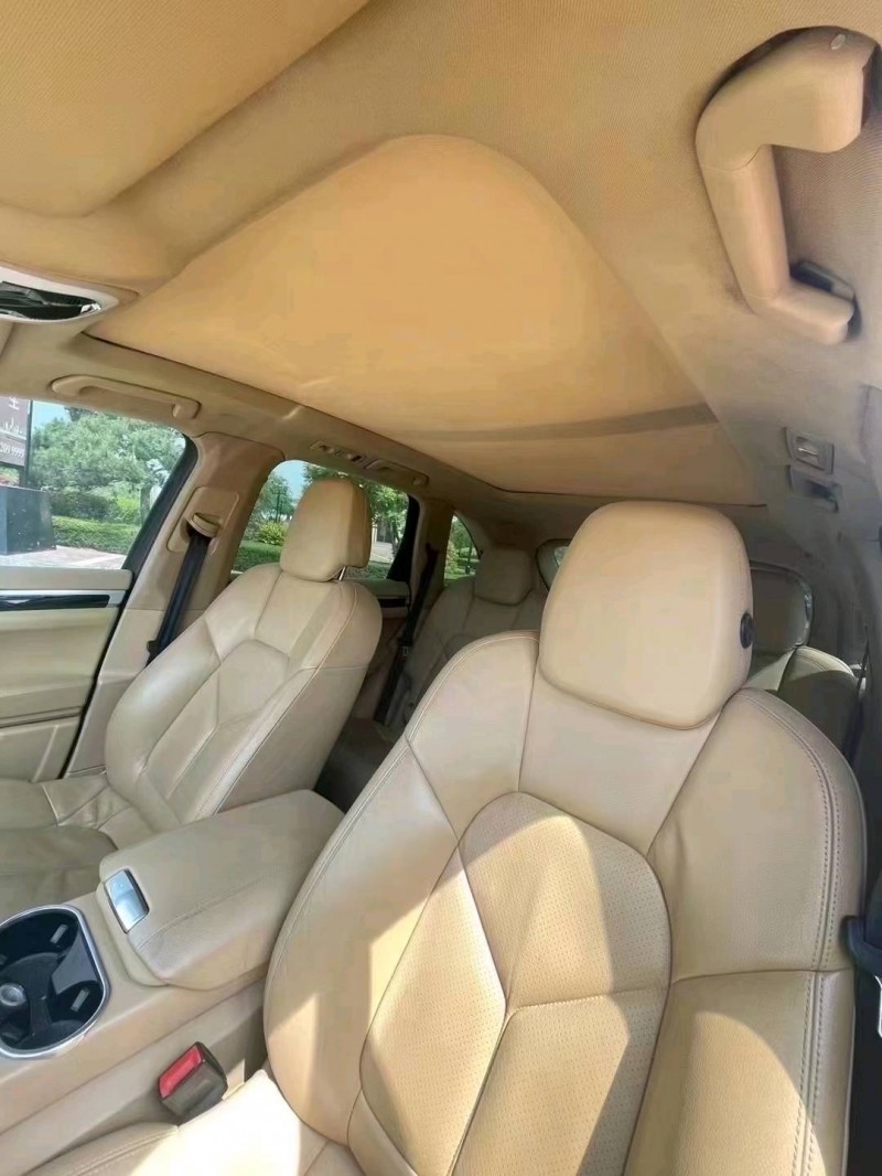 济南13年保时捷卡宴6