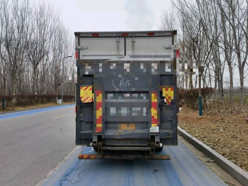 济南23年东风多利卡8