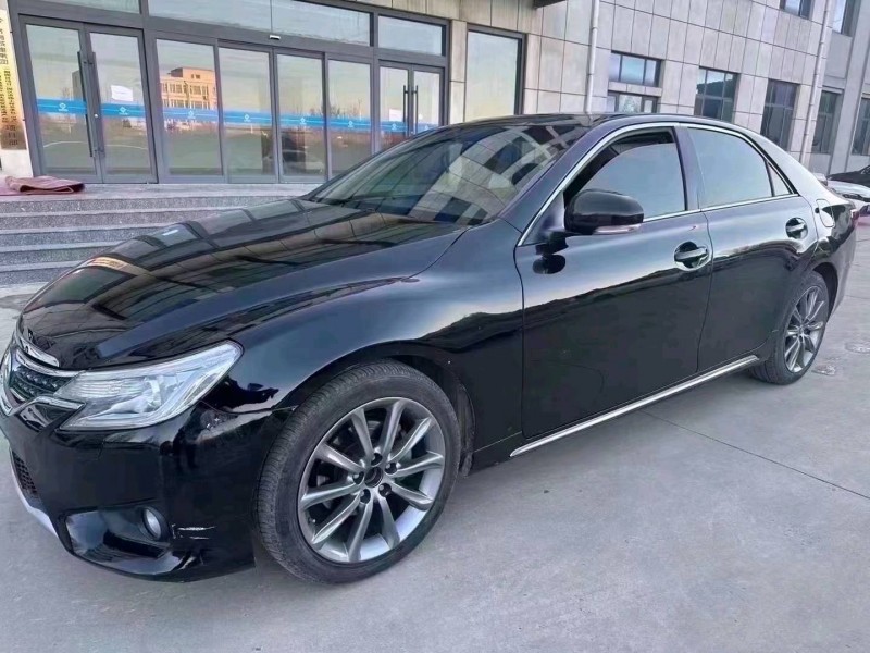 济南17年丰田锐志2