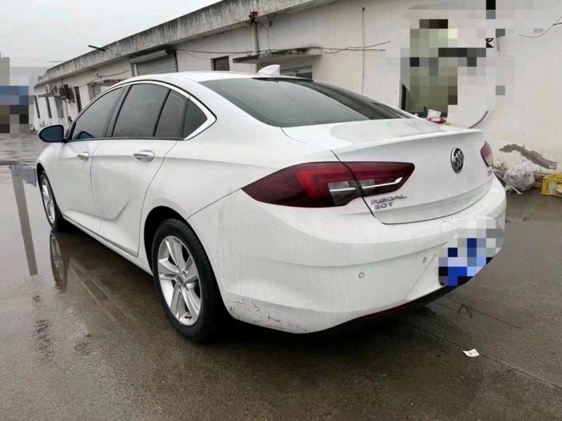 徐州19年别克君威8