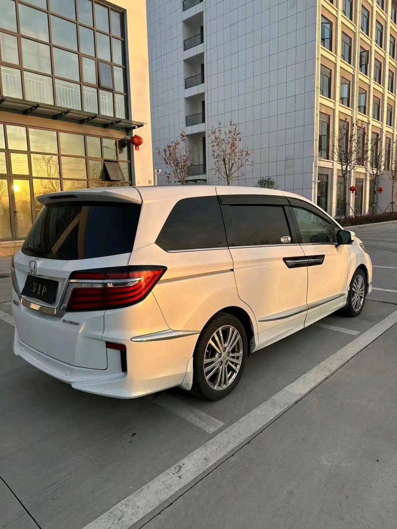 徐州18年本田艾力绅8