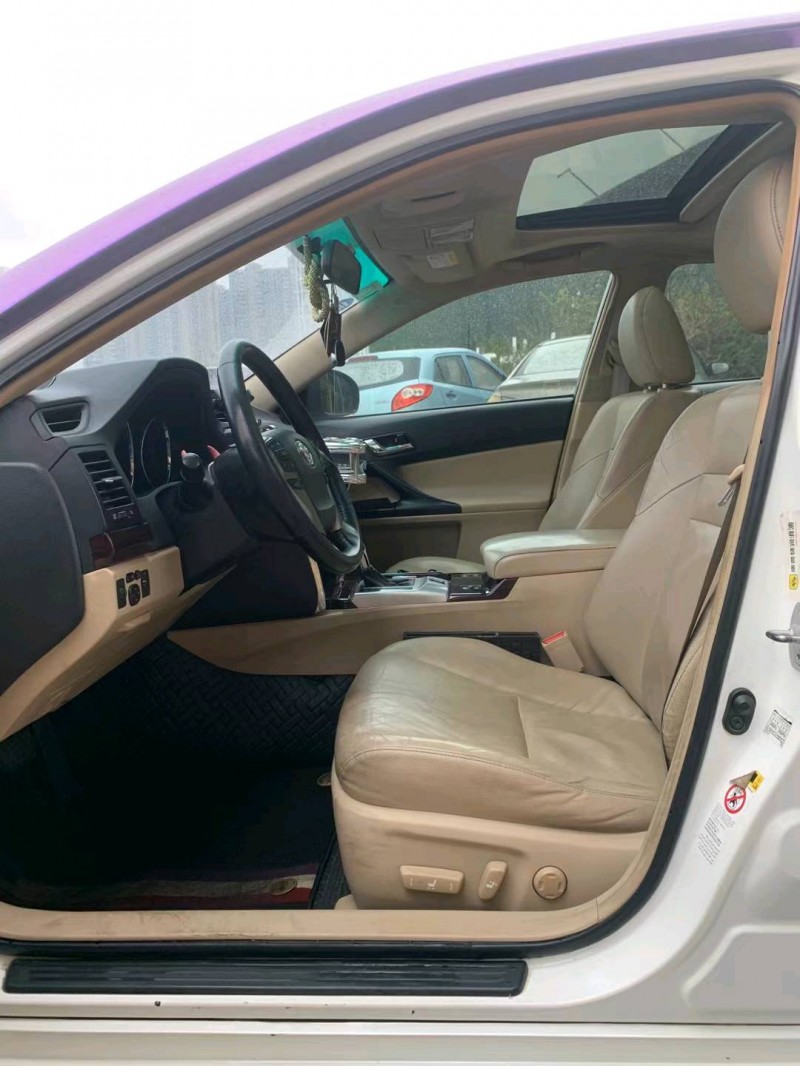 佛山11年丰田锐志6