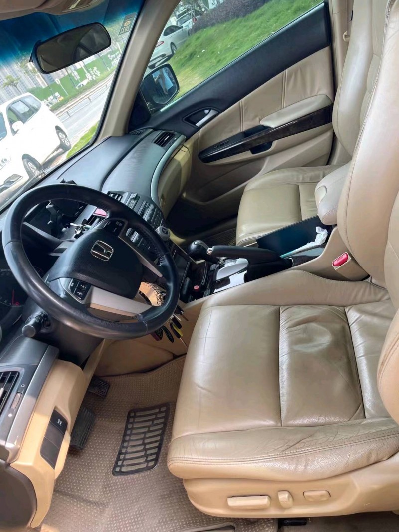 佛山10年本田雅阁6