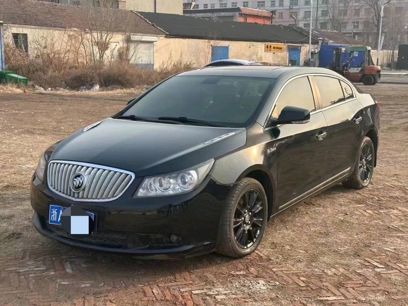 聊城10年别克君越2