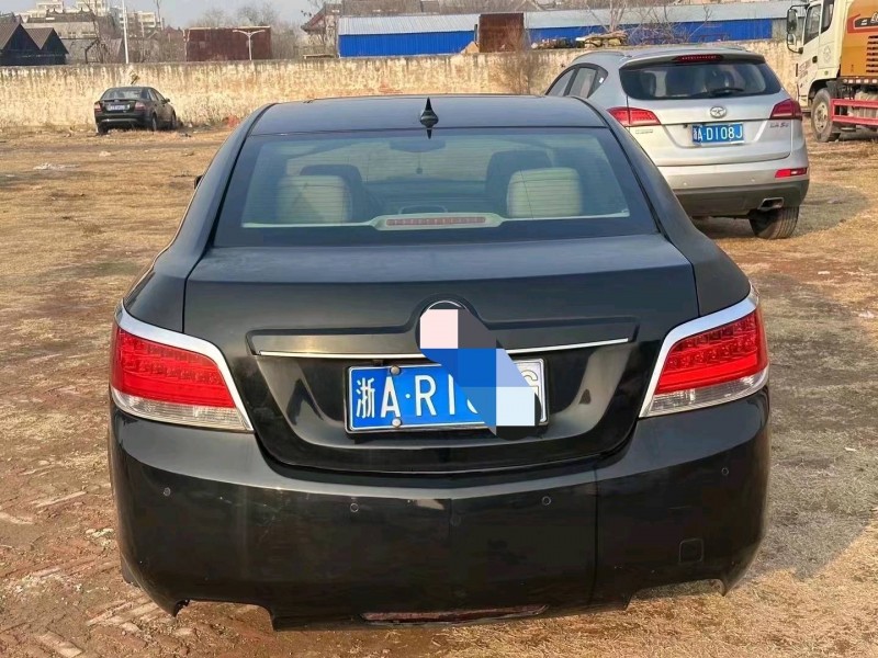 聊城10年别克君越7