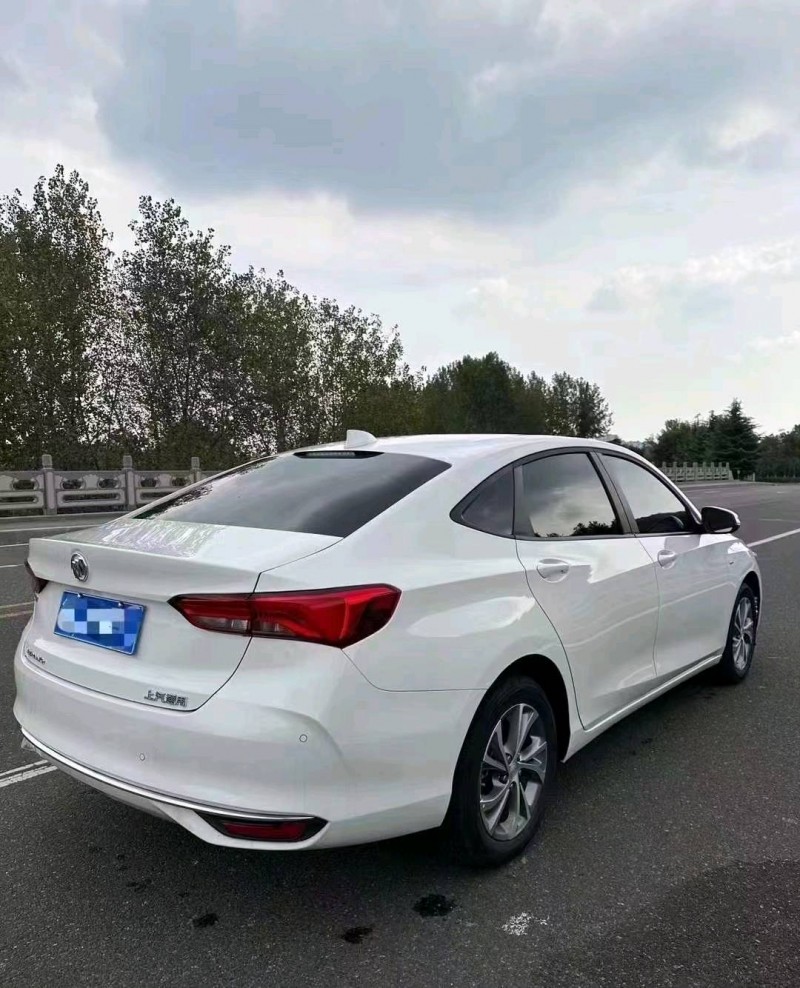 枣庄23年别克威朗5