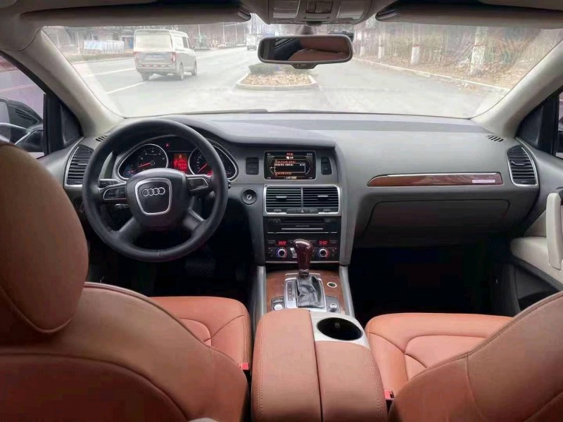 东营11年奥迪Q78