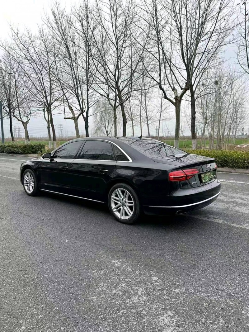 苏州16年奥迪A8L4