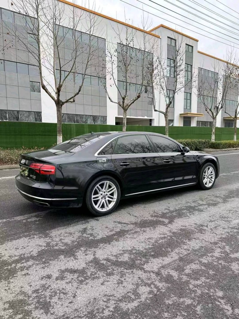 苏州16年奥迪A8L7