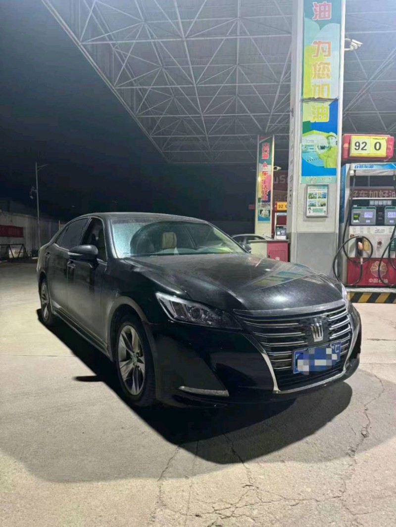 新余17年豐田皇冠2