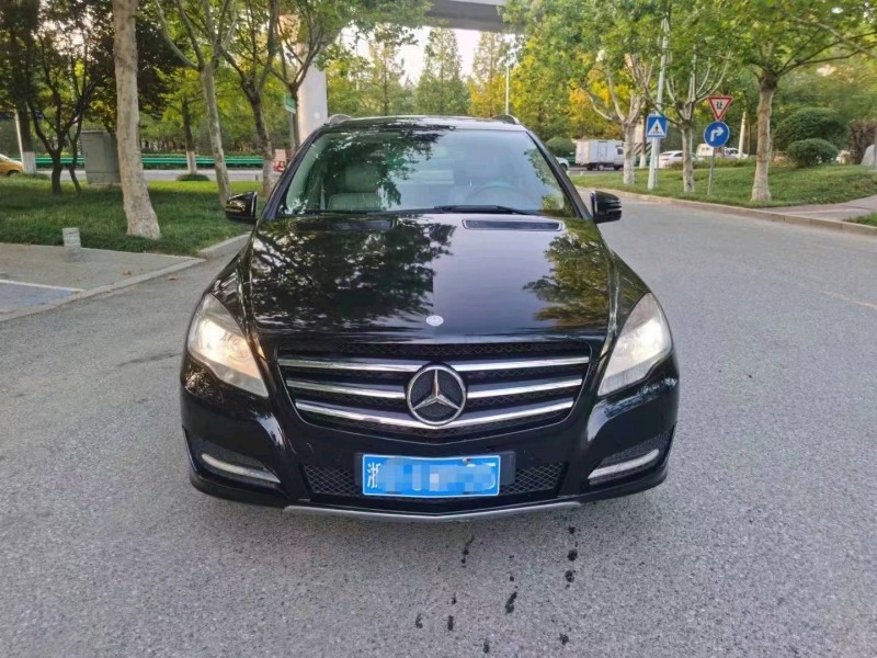 东营11年奔驰R1