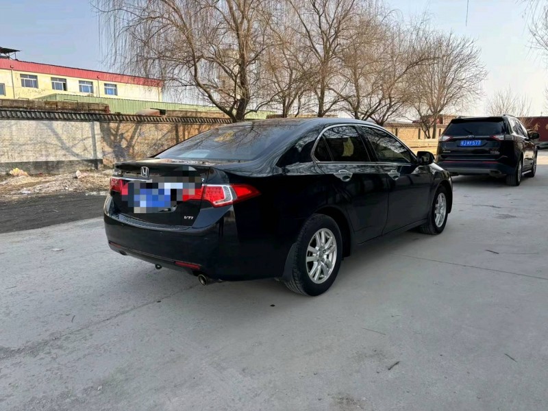 保定14年本田思铂睿4