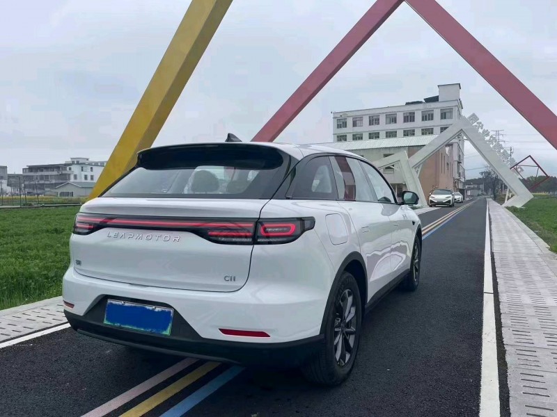 嘉興24年零跑汽車C115