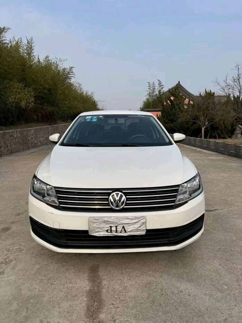 青岛16年大众朗逸1