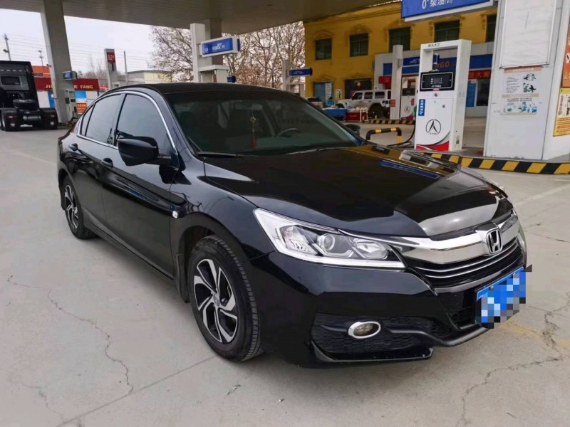 保定17年本田雅阁2