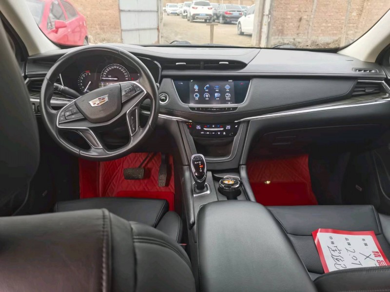 保定16年凯迪拉克XT56