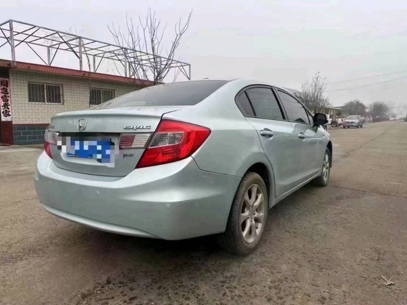 青岛11年本田思域7