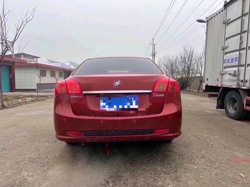 青岛14年别克凯越9