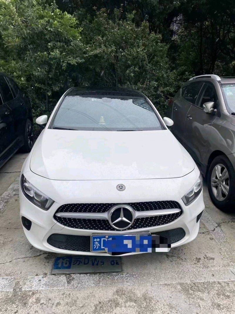 东营19年奔驰A1