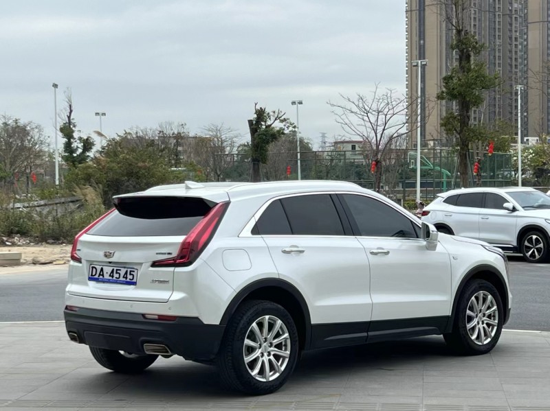 东莞20年凯迪拉克XT48