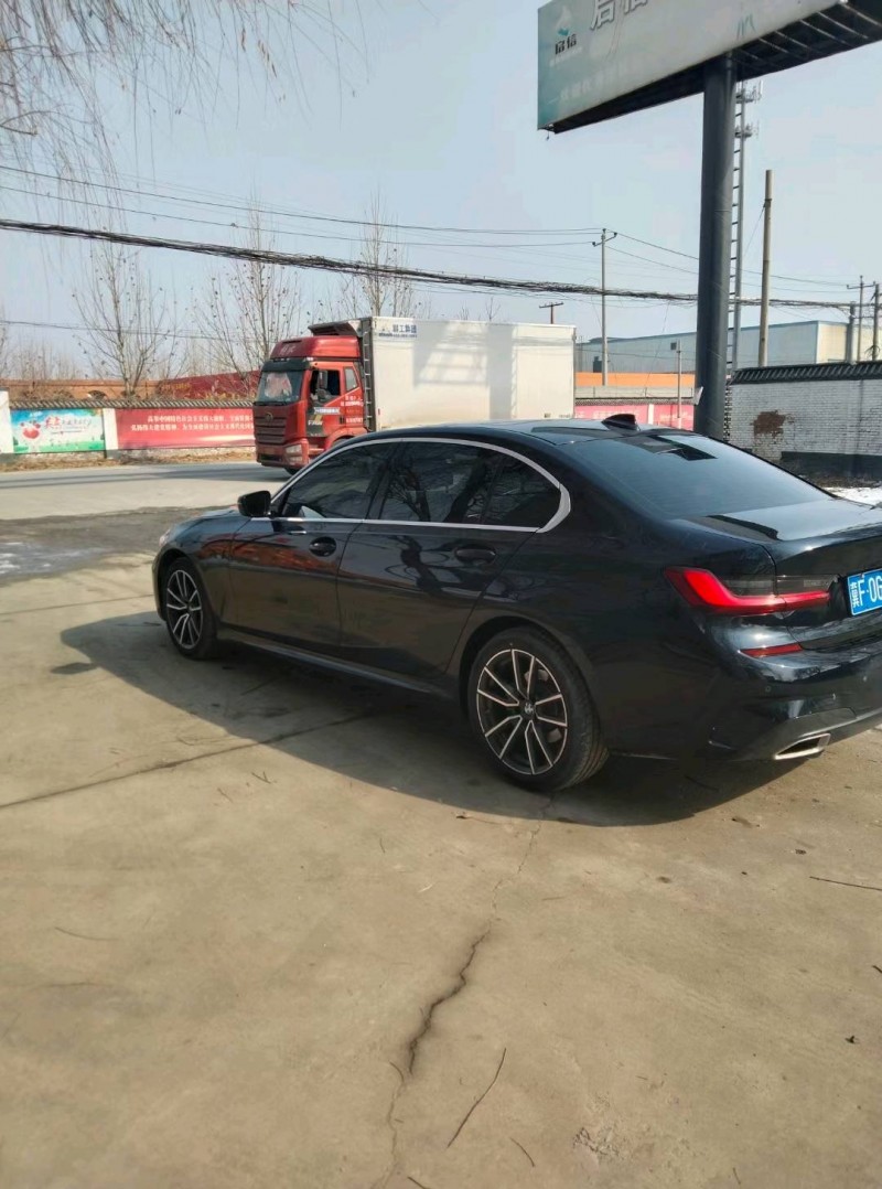 保定22年宝马3系8