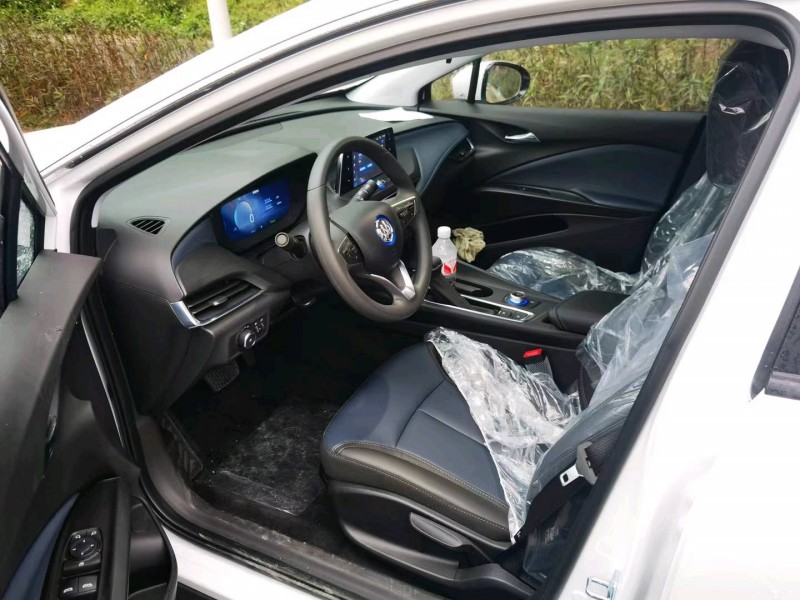 广州24年别克微蓝8