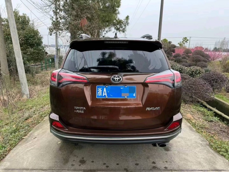 湖州17年豐田RAV4榮放7