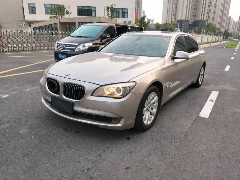 苏州12年宝马7系2