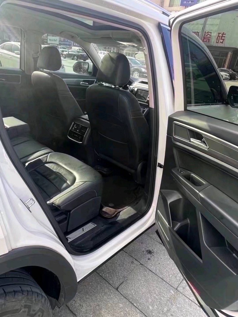 保定18年大众途昂7