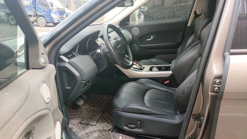 枣庄17年路虎极光3