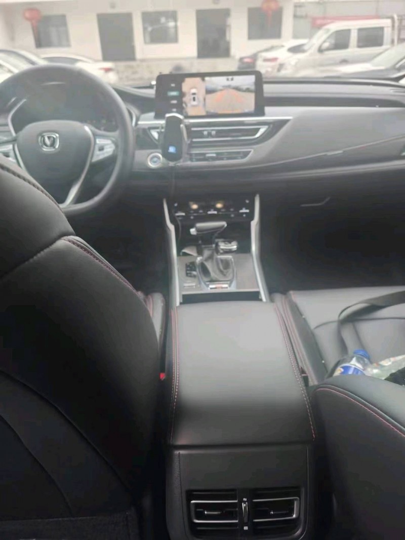 宜昌22年長安汽車CS757