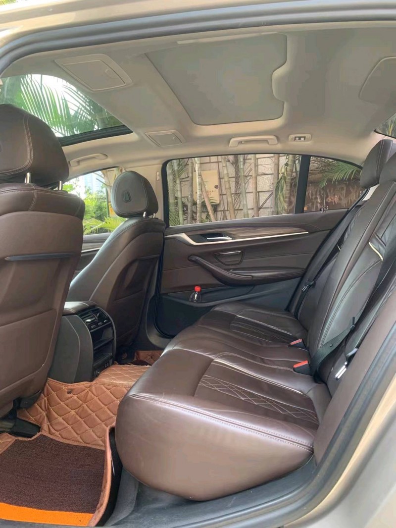 佛山19年宝马5系8