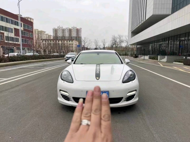 东营12年保时捷帕拉梅拉1
