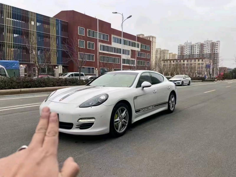 东营12年保时捷帕拉梅拉2