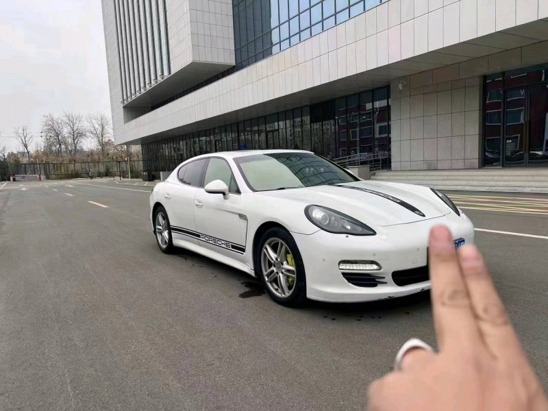 东营12年保时捷帕拉梅拉3