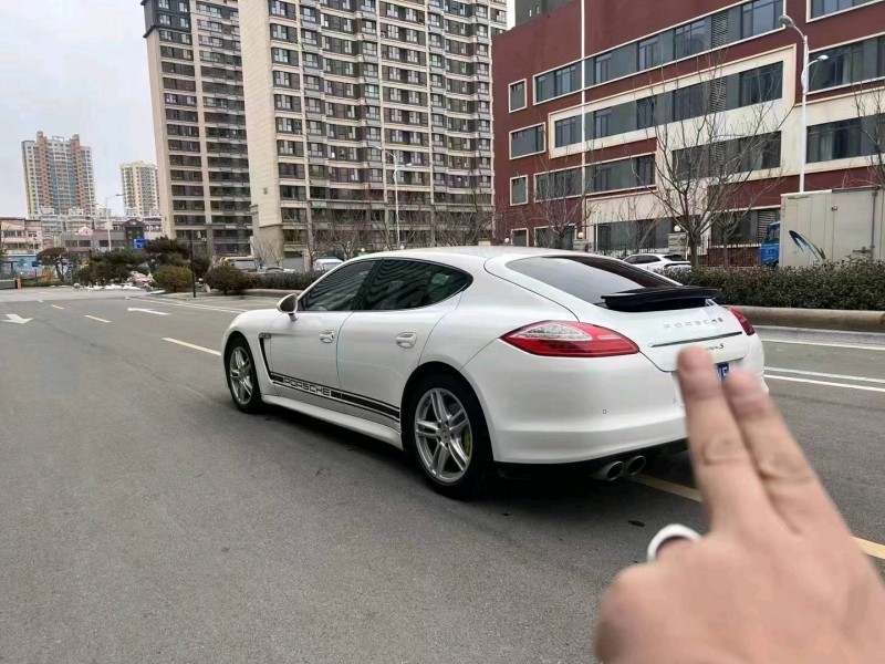 东营12年保时捷帕拉梅拉4
