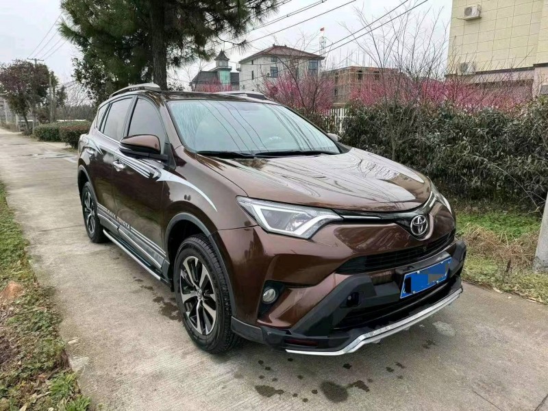 嘉興17年豐田RAV4榮放2
